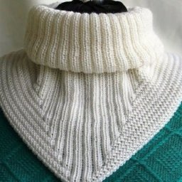 Манишка спицами