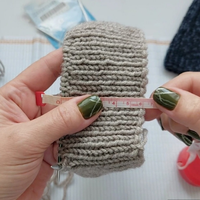Шапка с круглой макушкой