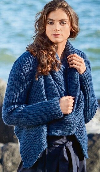 Жакет с воротником-снудом.