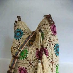 Сумка из мотивов (бабушкиных квадратов)