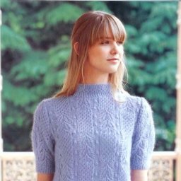 Голубая кофточка для любителей вязания спицами