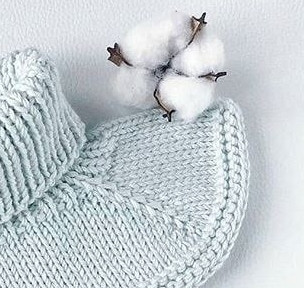 Манишка спицами