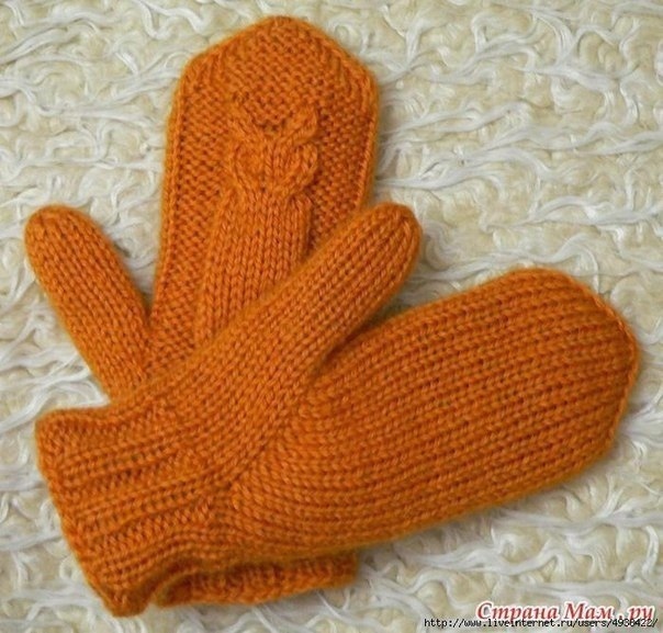 Вяжем теплые рукавицы спицами