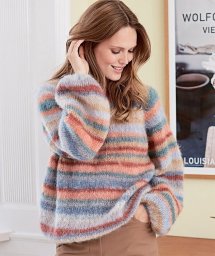 Джемпер актуального фасона оверсайз.