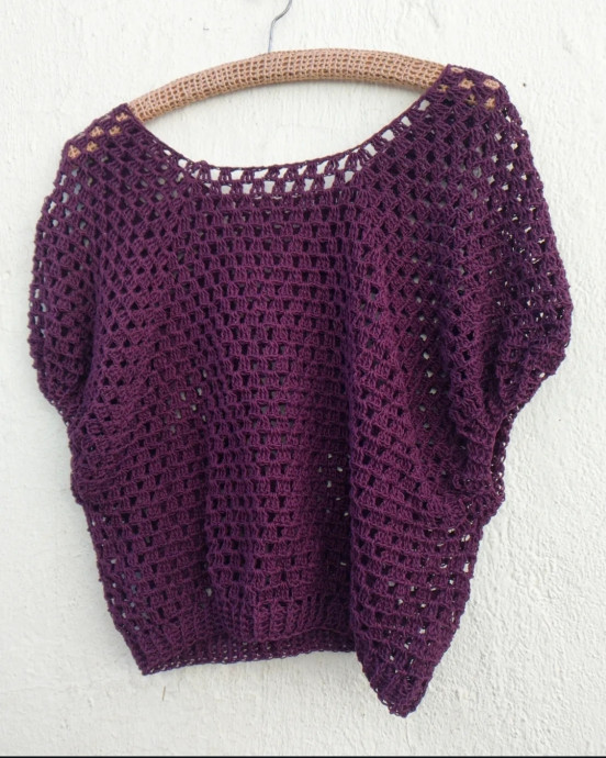 Летняя кофточка крючком &mdash; лёгкость в баклажанном цвете