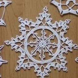 Не будем ждать, пока выпадет снег! Свяжем снежинки сами!