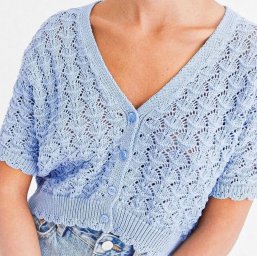 Укороченный жакетик красивым ажурным узором