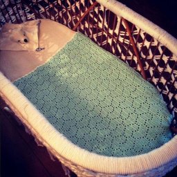 Плед крючком, узор "Сердечки"