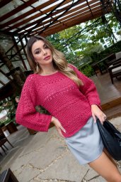 Ажурный джемпер цвета фуксия, вяжем крючком