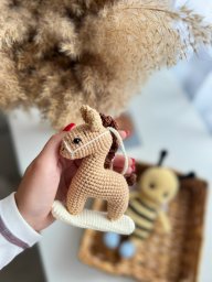 Симпатичная лошадка-качалка крючком