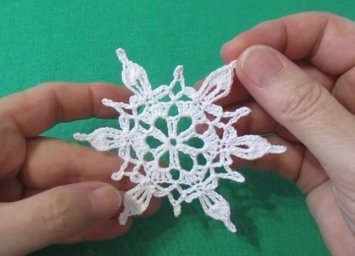 Снежинка крючком