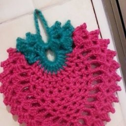 Если не поспели ягодки, их можно связать!