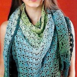 Эффектная треугольная шаль "Морской бриз"