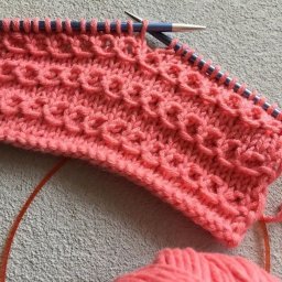 Красивый узор спицами