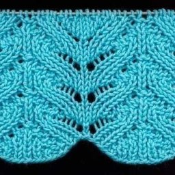 Заманчивый узор спицами