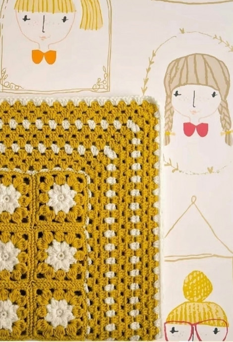 Плед из мотивов, связанный крючком в горчично-белой гамме