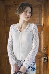 Белый пуловер "Березовые листики"