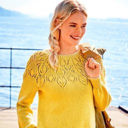 Джемпер с ажурной кокеткой с «листьями»