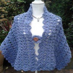 Накидка крючком, согреет в осенний вечер