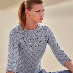 Стройнящий светло-серый пуловер