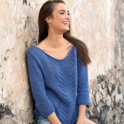 Джемпер с полоской волнистого узора