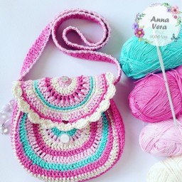 Вяжем яркую летнюю сумочку