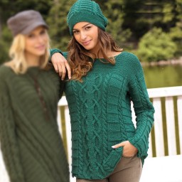 ​Джемпер иссиня-зеленого цвета с рельефным узором спицами