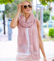Розовый шарф