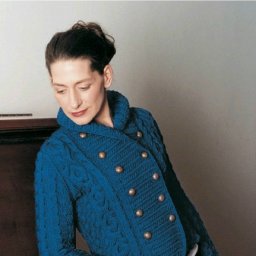 Синий жакет на пуговицах, вяжем спицами