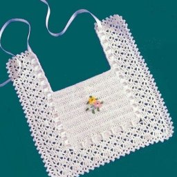 Вязаный слюнявчик - с теплотой для самых маленьких