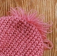 Простая и удобная детская шапочка спицами