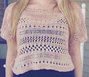 Топ Канкун с ажурными узорами