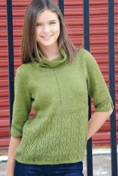 Вязаная кофточка с ажурным низом