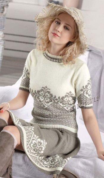 Комплект спицами: пуловер с коротким рукавом и стильная юбка