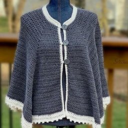 Плотная шаль-накидка, связанная крючком