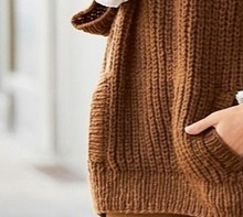 Длинная жилетка спицами.