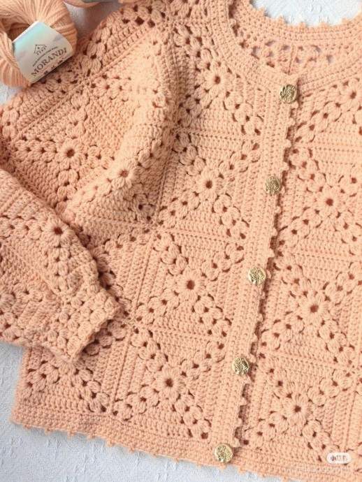 Персиковый кардиган на пуговицах