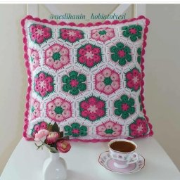 Мотив крючком для романтичной подушки