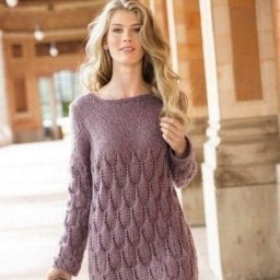 Нежное платье, вязаное спицами