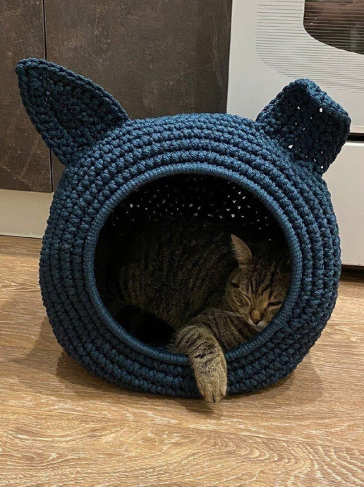 Забавный домик для кота, вяжем крючком