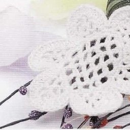 Простой цветочек крючком