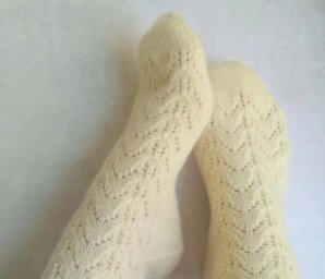 Описание красивых носочков спицами