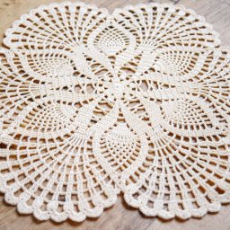 Милая салфеточка для любителей вязать крючком