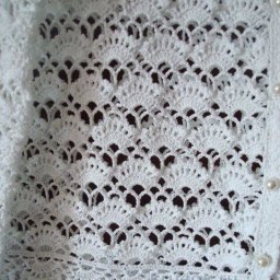 Белая кофточка крючком