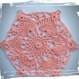 Нежный мотив крючком