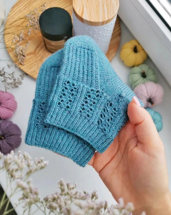 Короткие носки спицами