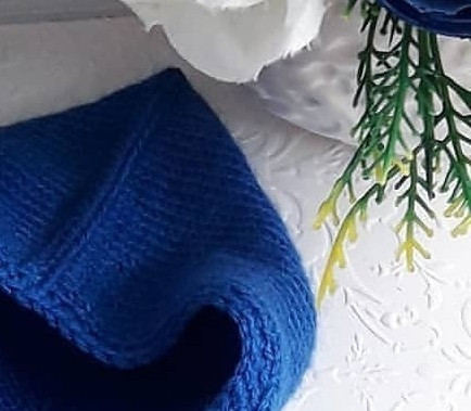 Бoлeрo с кaпюшoнoм