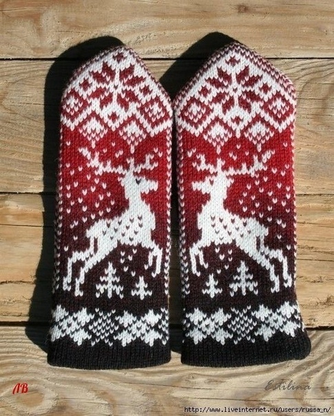 Жаккардовые перчатки с оленями