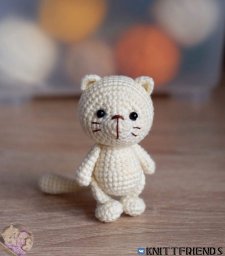 Котенок, связанный крючком