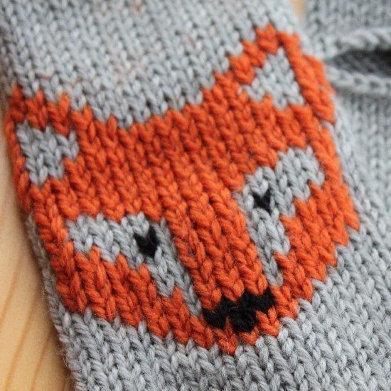 Вышивать по вязаному полотну просто!